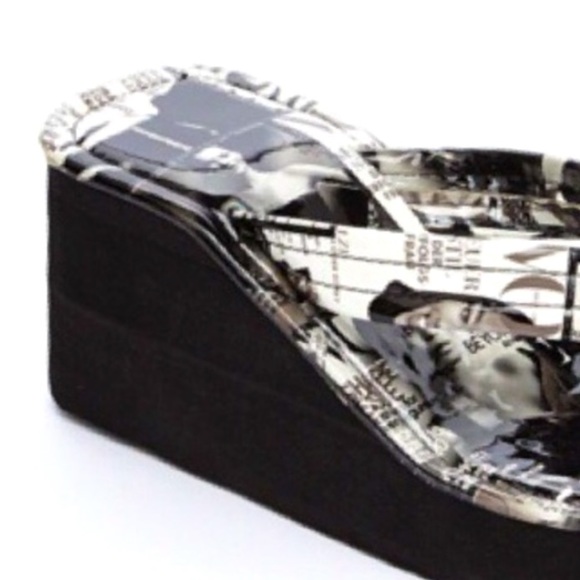 Just Earl Magazine Print Platform - Picture 3 of 3